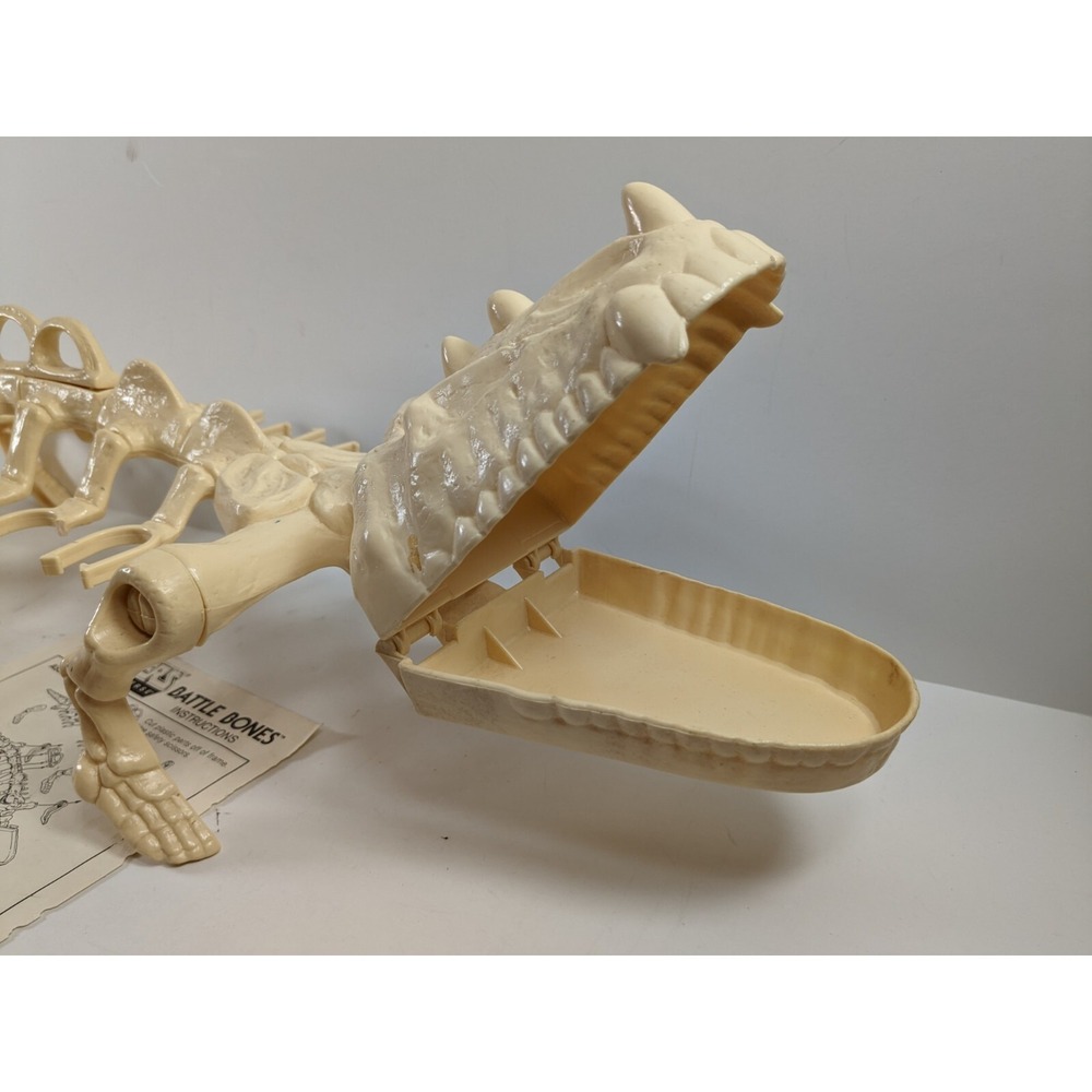 MOTU Vintage He-Man 1984 BATTLE BONES Action Figure Carrier Masters of universe - Picture 6 of 14
